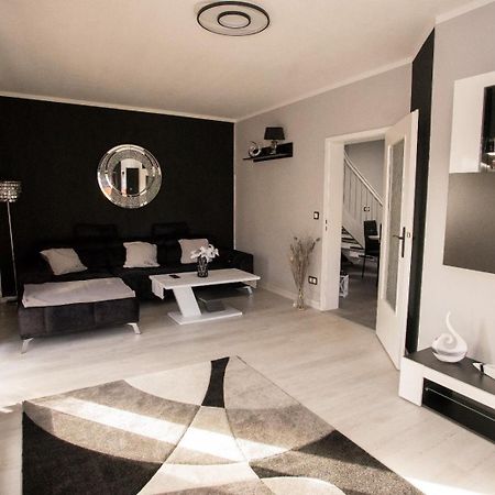 Zum Kaeutzchen 120Qm Ferienhaus 8 Personen 4 Schlafzimmer Nossentiner Huette Экстерьер фото