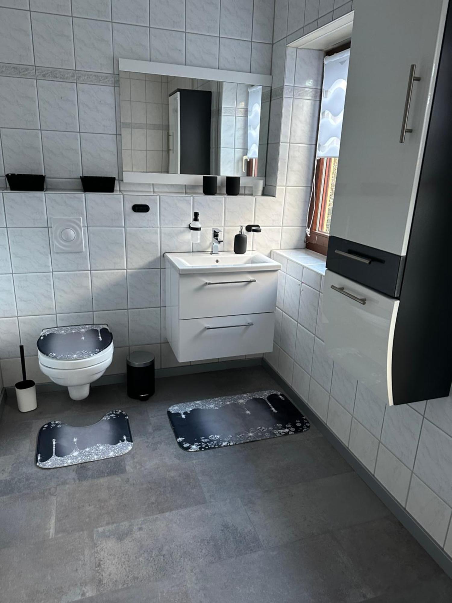 Zum Kaeutzchen 120Qm Ferienhaus 8 Personen 4 Schlafzimmer Nossentiner Huette Экстерьер фото