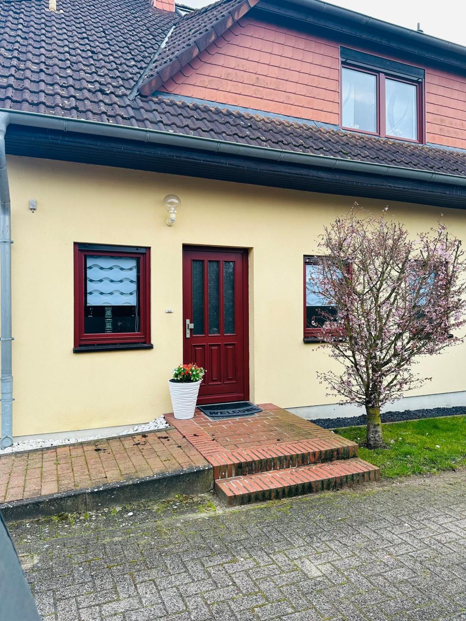 Zum Kaeutzchen 120Qm Ferienhaus 8 Personen 4 Schlafzimmer Nossentiner Huette Экстерьер фото