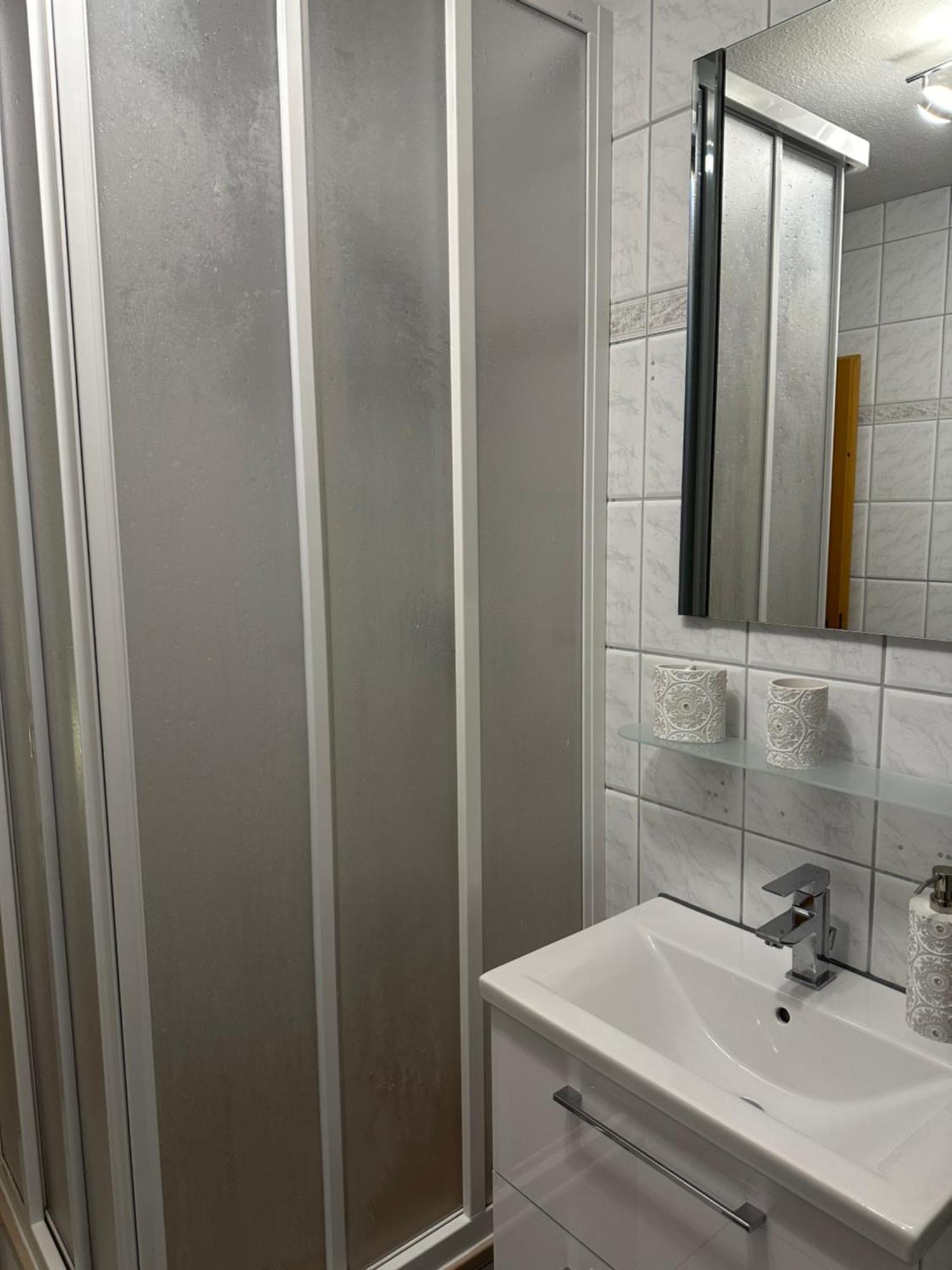 Zum Kaeutzchen 120Qm Ferienhaus 8 Personen 4 Schlafzimmer Nossentiner Huette Экстерьер фото