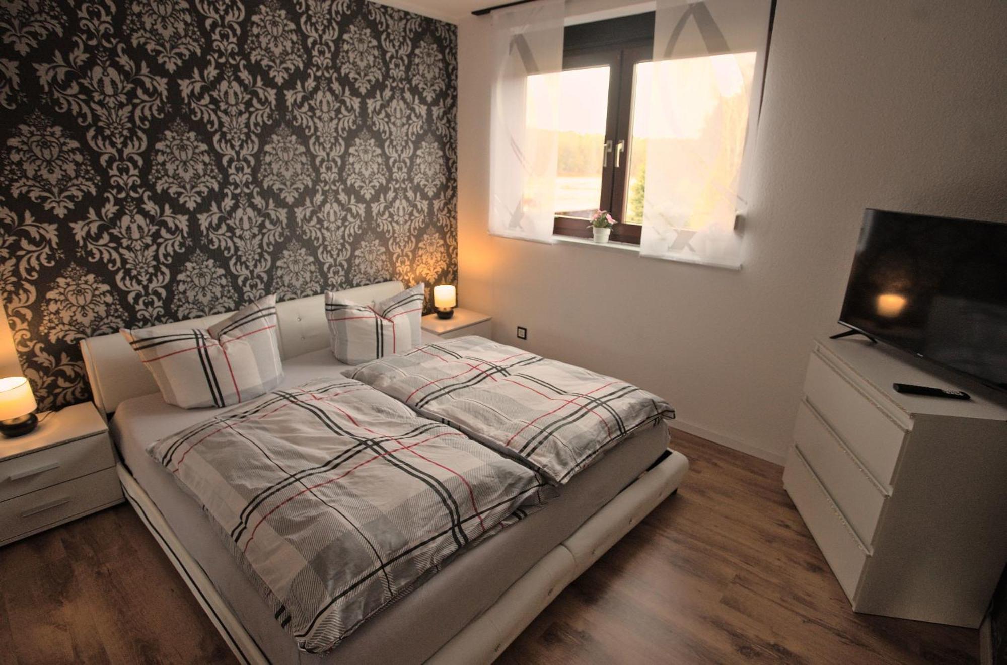Zum Kaeutzchen 120Qm Ferienhaus 8 Personen 4 Schlafzimmer Nossentiner Huette Экстерьер фото